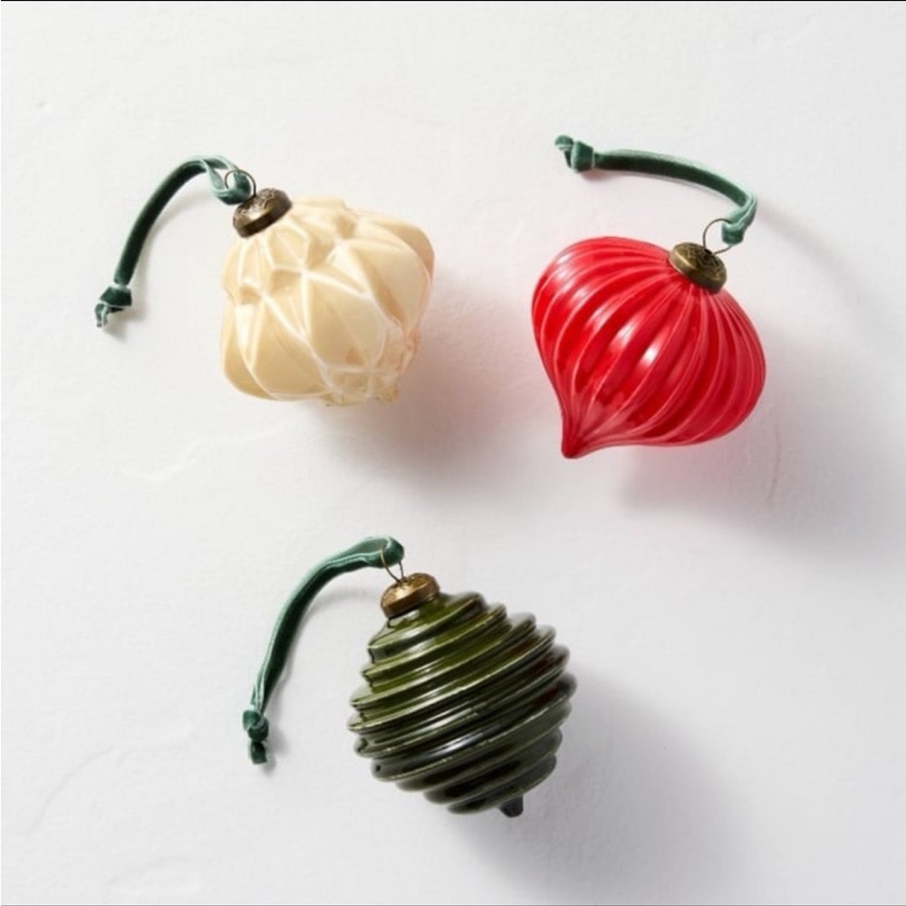 6-Pack of Mid Century Modern Ornaments
Hearth & Hand™ with
Magnolia